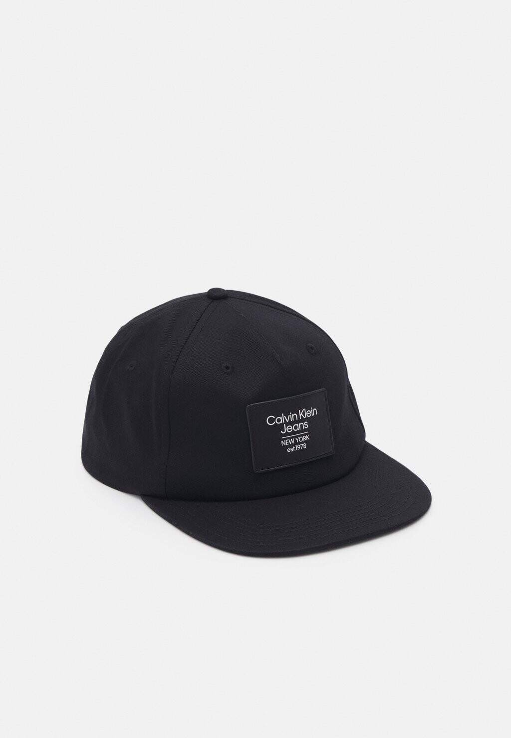 

Бейсболка Calvin Klein Jeans, черный