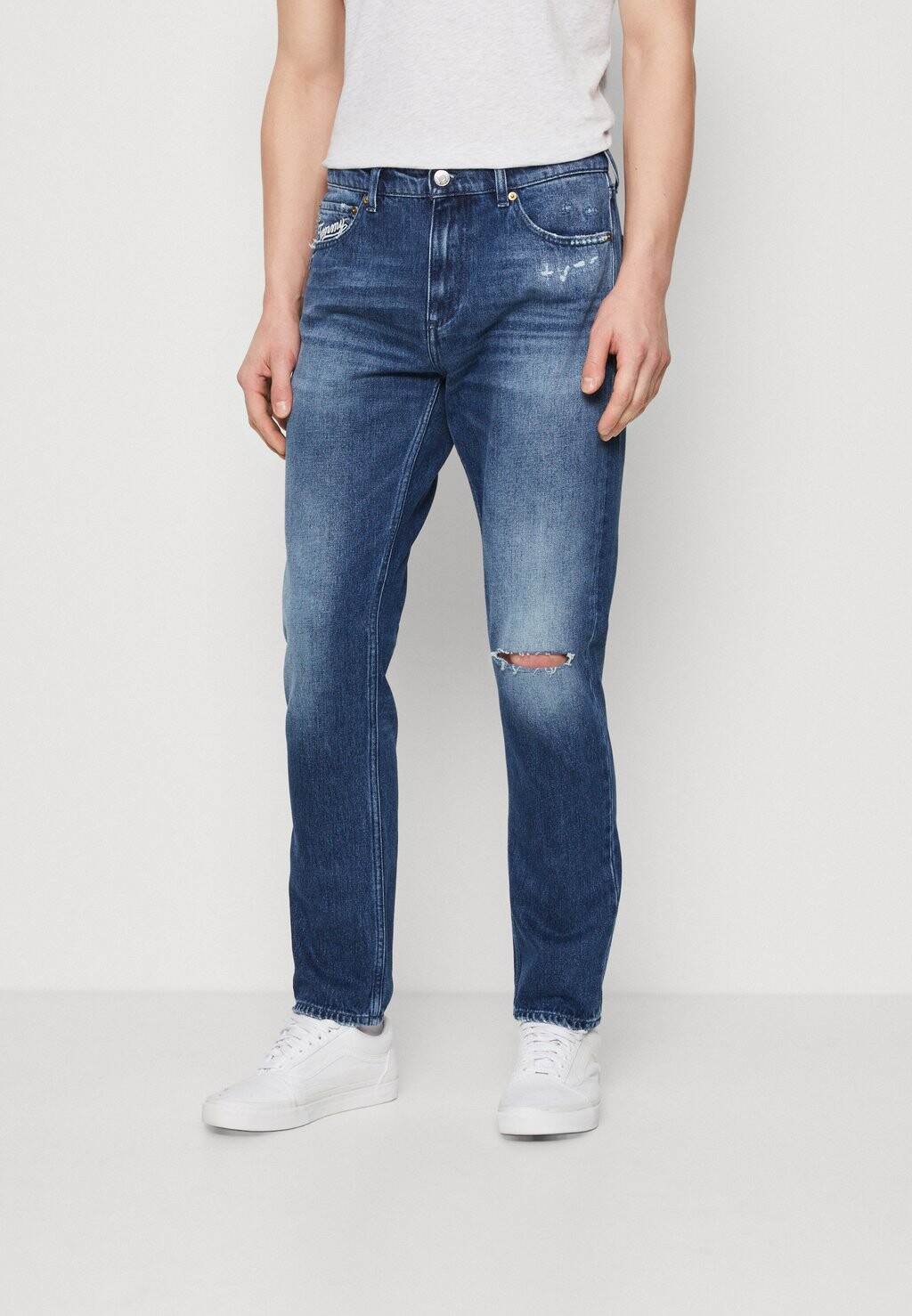 

Джинсы прямого кроя Tommy Jeans