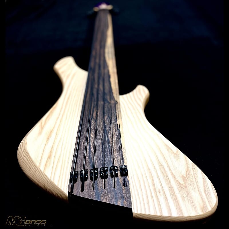 

Басс гитара MGbass Infinity Ghost 6 strings 2024 fretless piezo pickup bartolini preamp Ziricote fingerboard