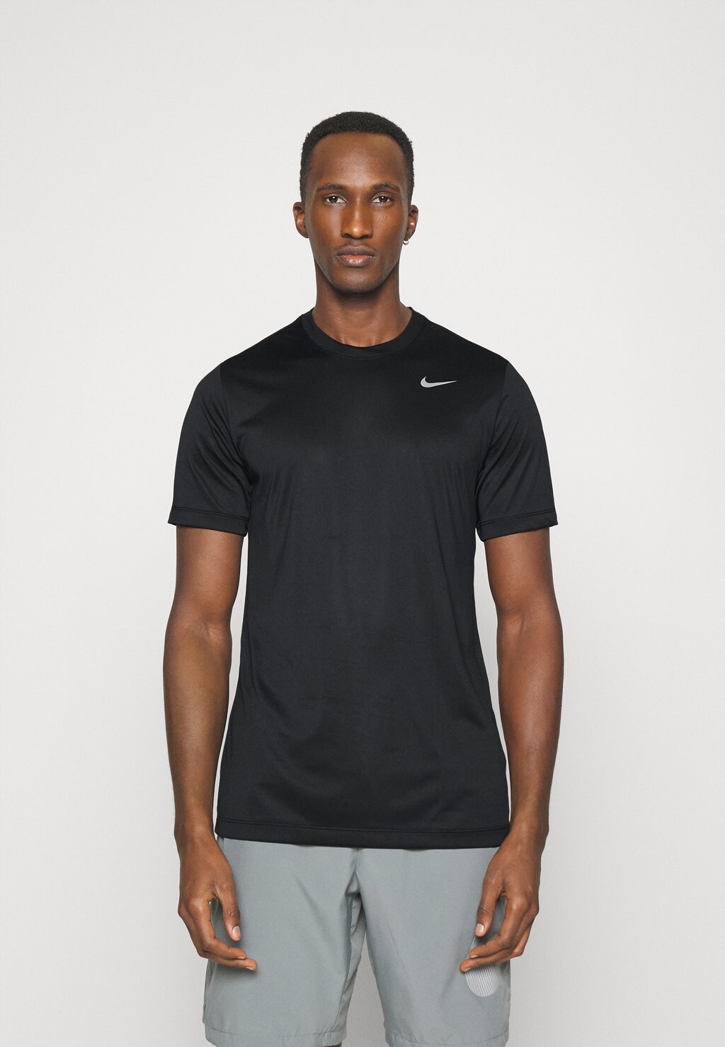 

Футболка Nike