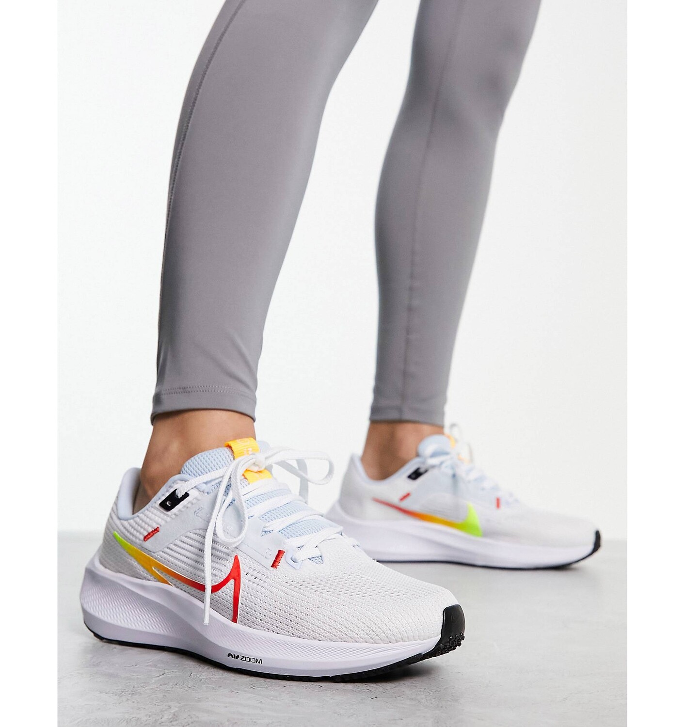 

Бело-красные кроссовки Nike Running Air Zoom Pegasus 40, Красный