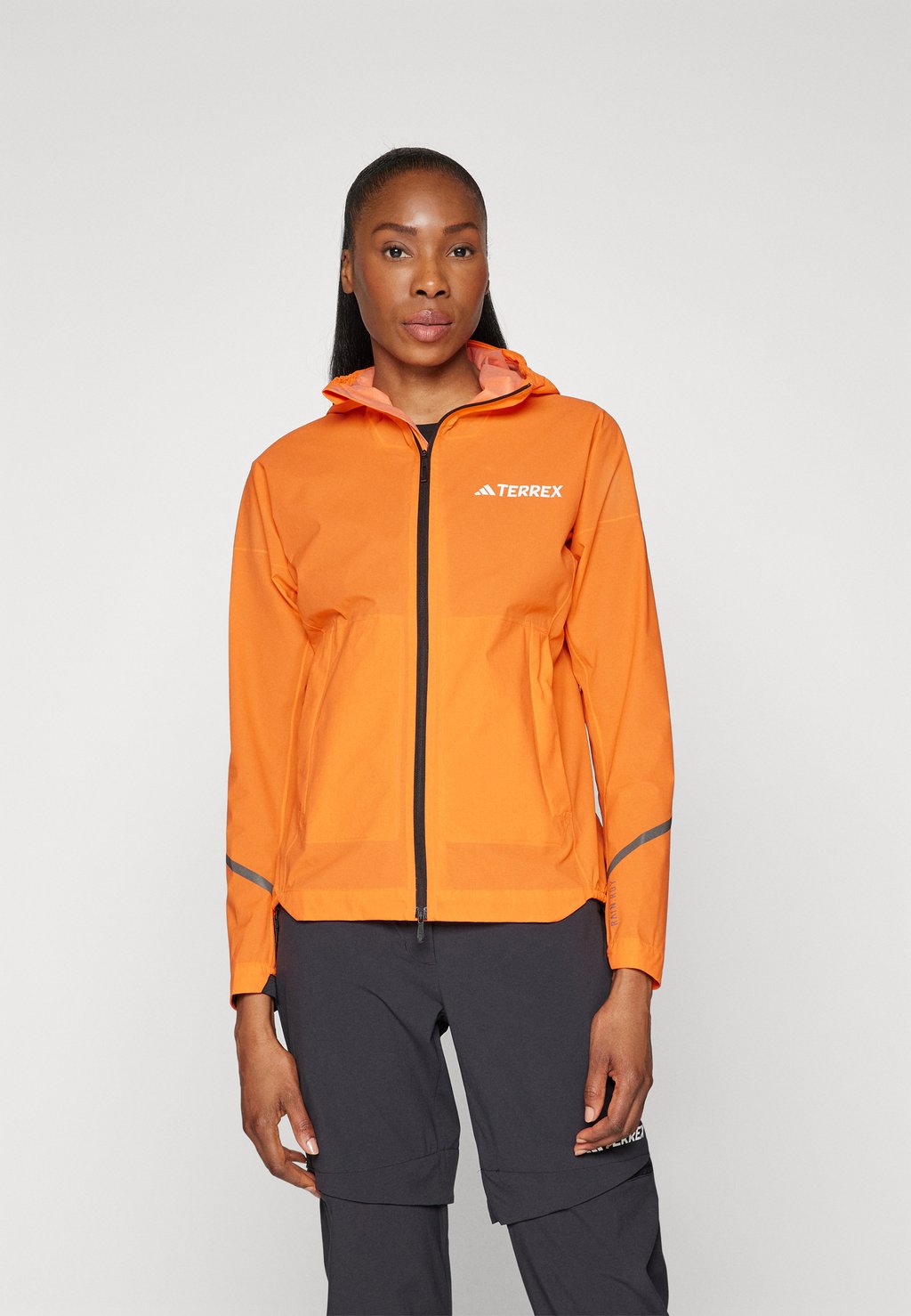 Жёсткая куртка XPERIOR 2.5L LIGHT RAIN.RDY JACKET Adidas Terrex, цвет semi impact orange