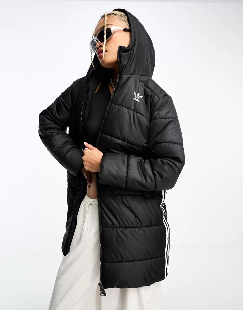 

Черная зимняя куртка adidas Originals