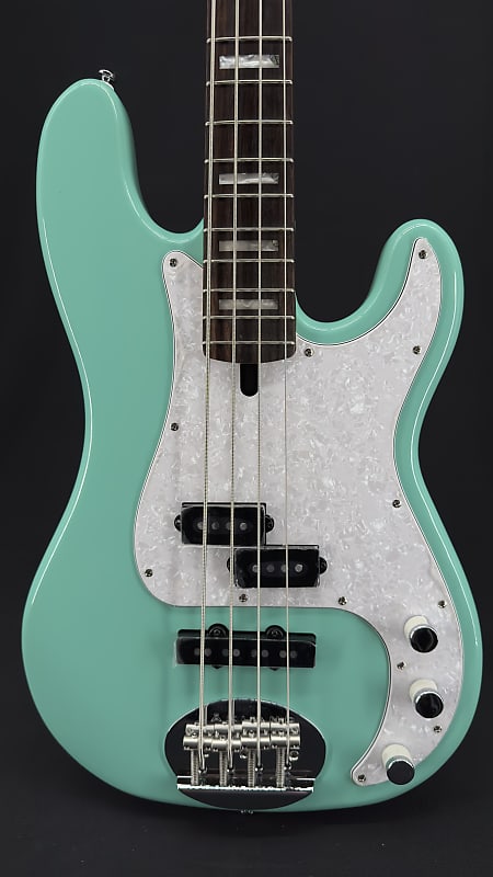 

Басс гитара Lakland Skyline 44-64 Custom PJ in Seafoam Green with Rosewood Fingerboard