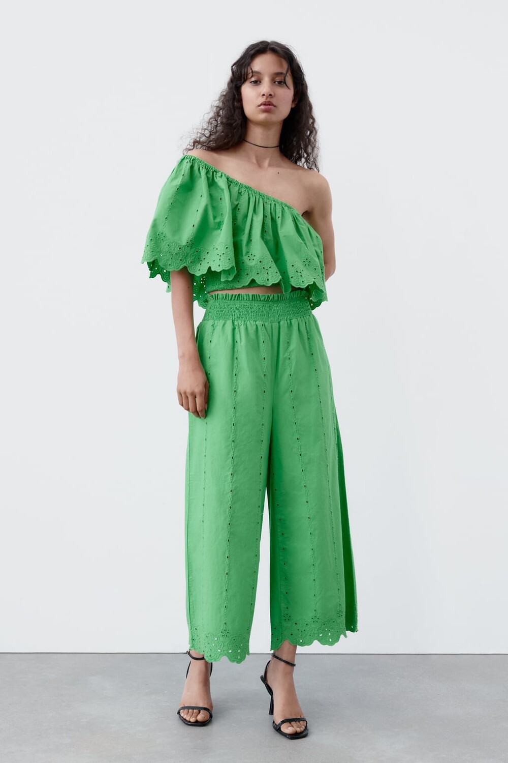 

Топ с вышивкой ZARA, зеленый