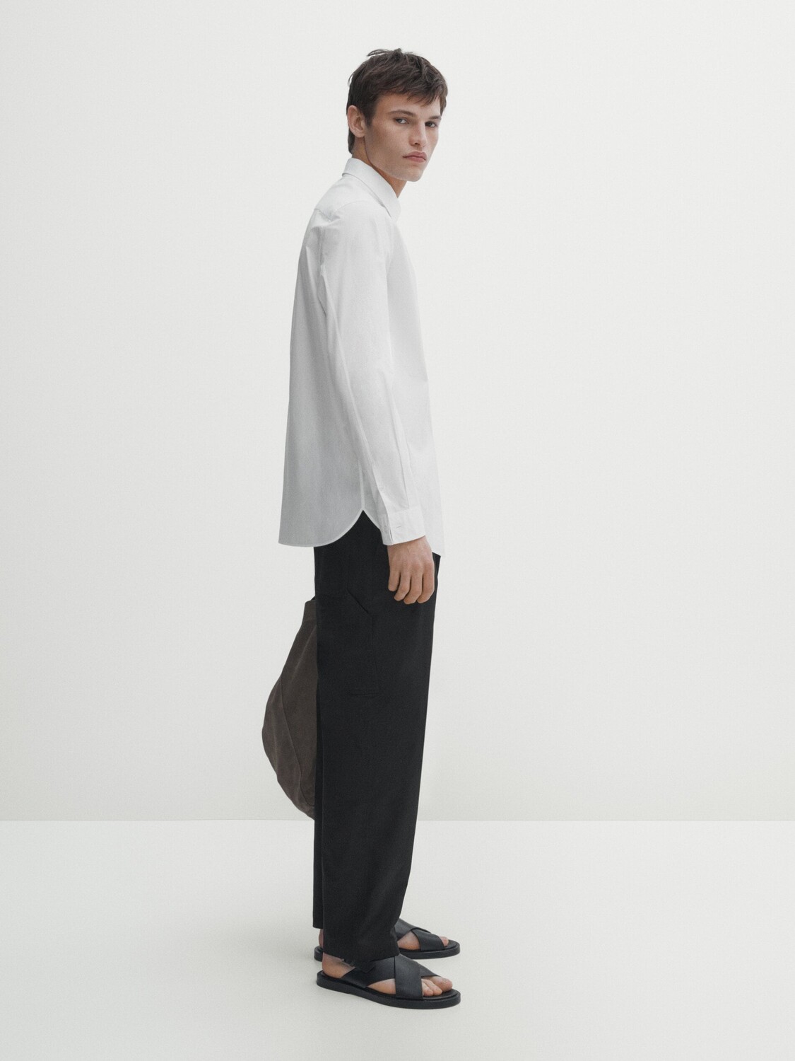 

Брюки свободного кроя с карманами. Massimo Dutti, черный