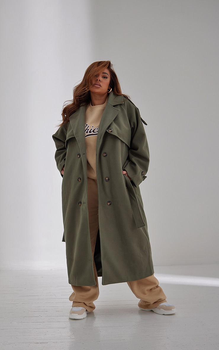 цена PrettyLittleThing Объемное двубортное пальто цвета хаки с отделкой в ​​стиле милитари