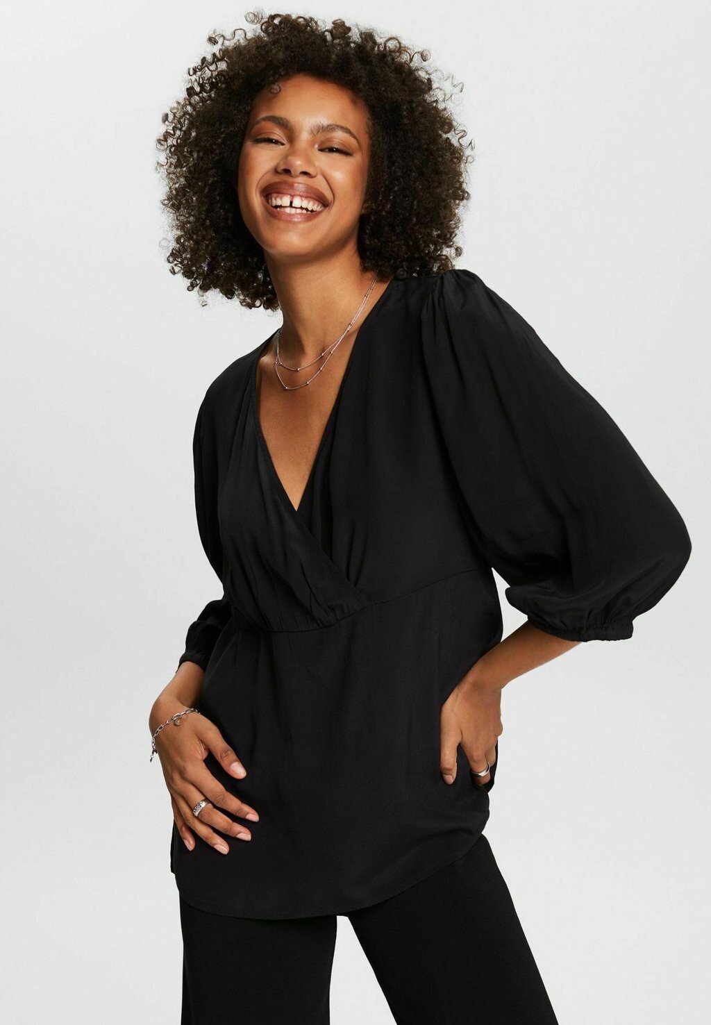 

Блузка Esprit, цвет black