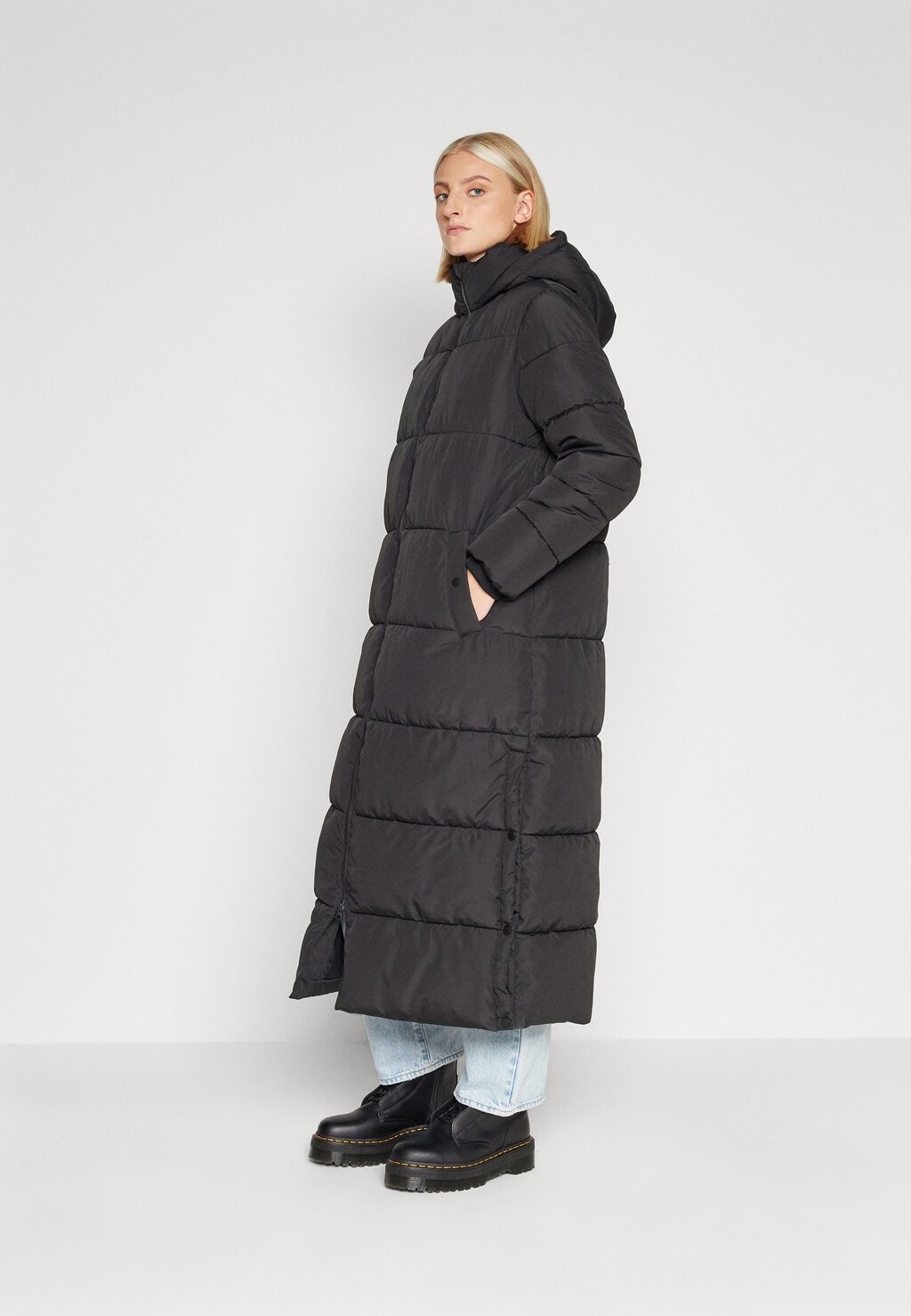 

Зимнее пальто PCKATJA LONG PUFFER JACKET Pieces, черный