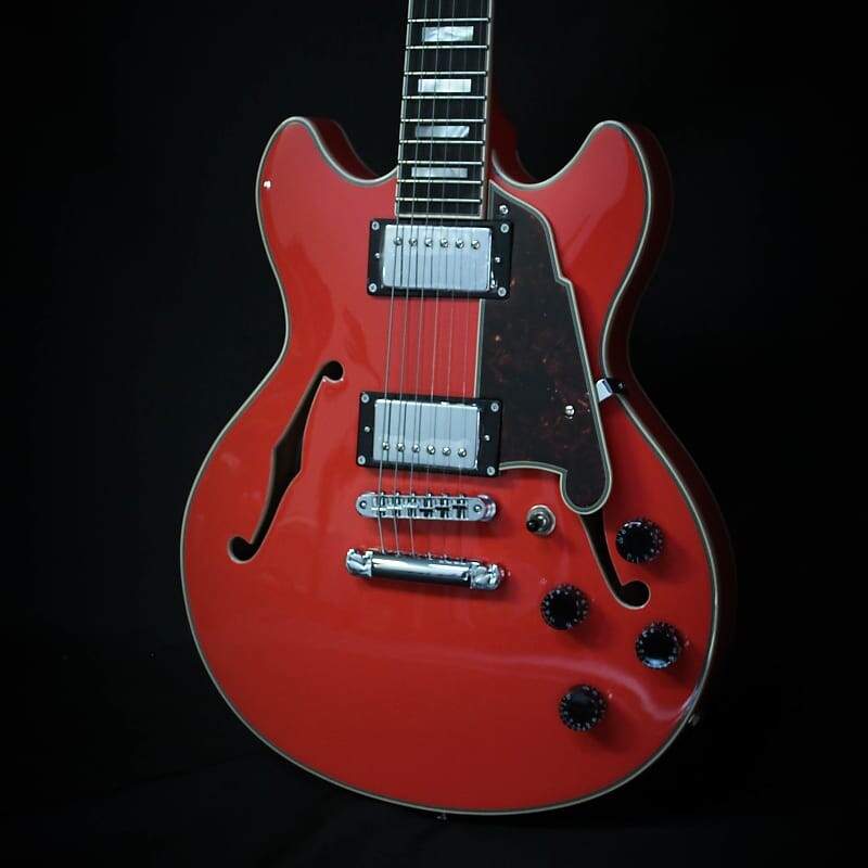 

Электрогитара D'Angelico Premier Mini DC Semi-Hollow Body Electric Guitar w/ Bag - Fiesta Red
