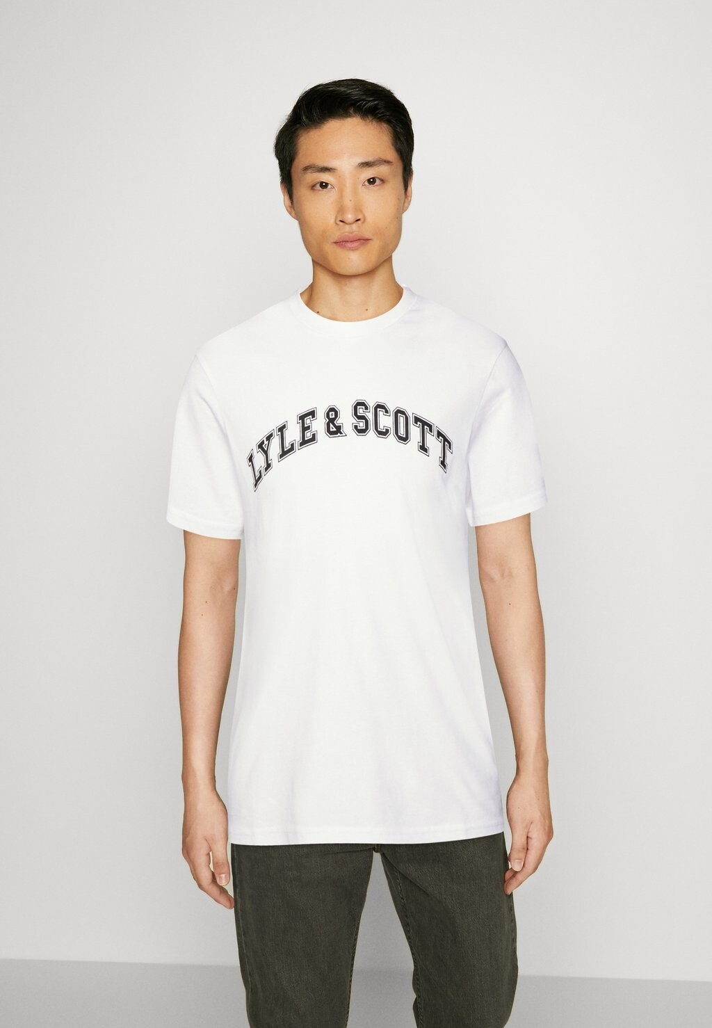 

Футболка с принтом Lyle & Scott, белый