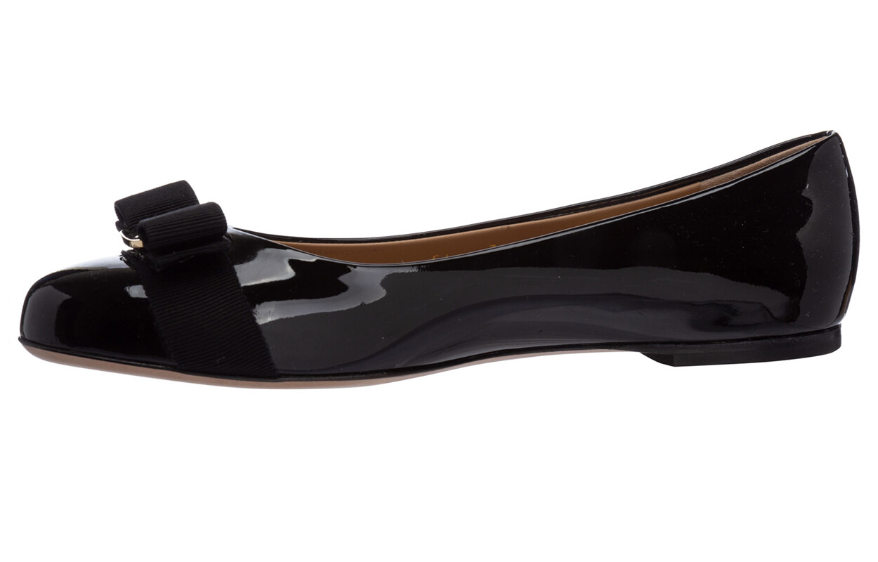 

Ferragamo Wmns Varina Туфли на плоской подошве, черные