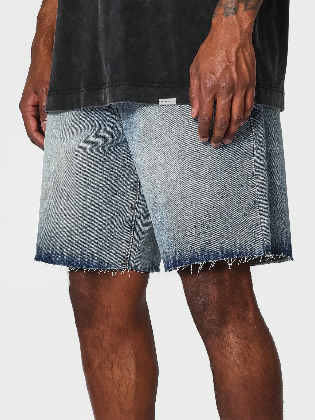 SUMWON Джинсовые шорты с необработанными краями, синий new sexy women shorts low rise ripped denim open crotch hole denim shorts jeans nightclub