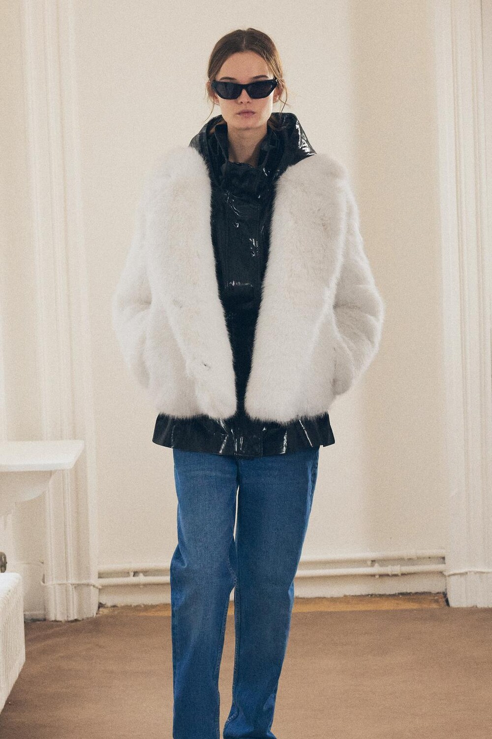 

Куртка из искусственного меха ZARA, экрю