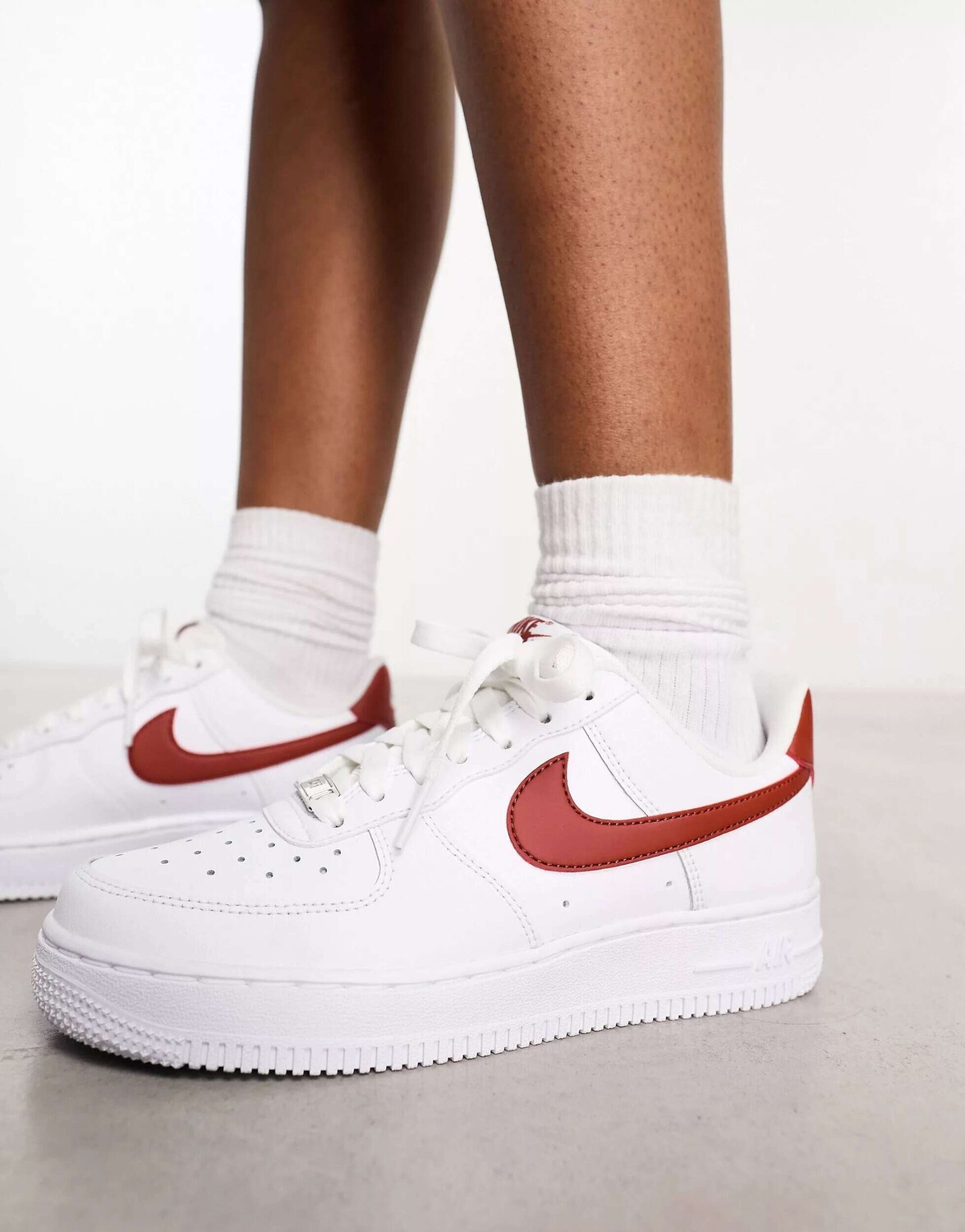 

Кроссовки Nike Air Force 1 '07 белого и ржаво-оранжевого цветов, Оранжевый