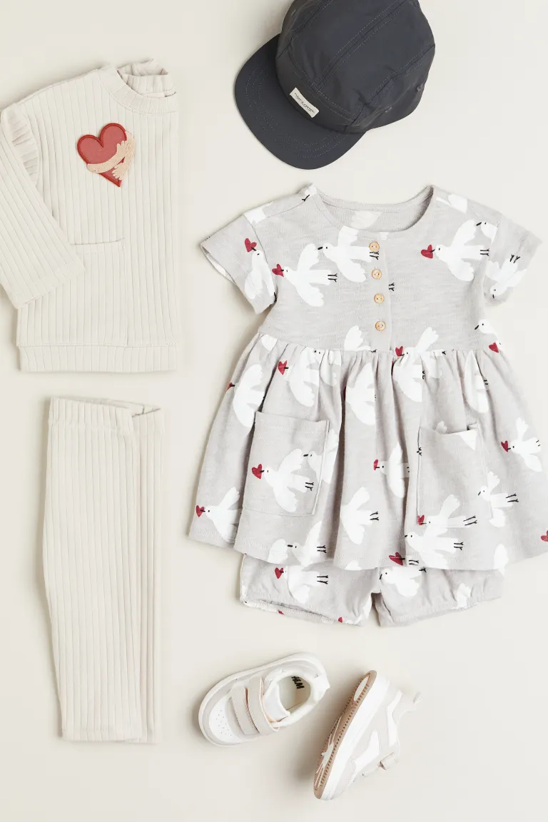 

Кепка H&M, черный
