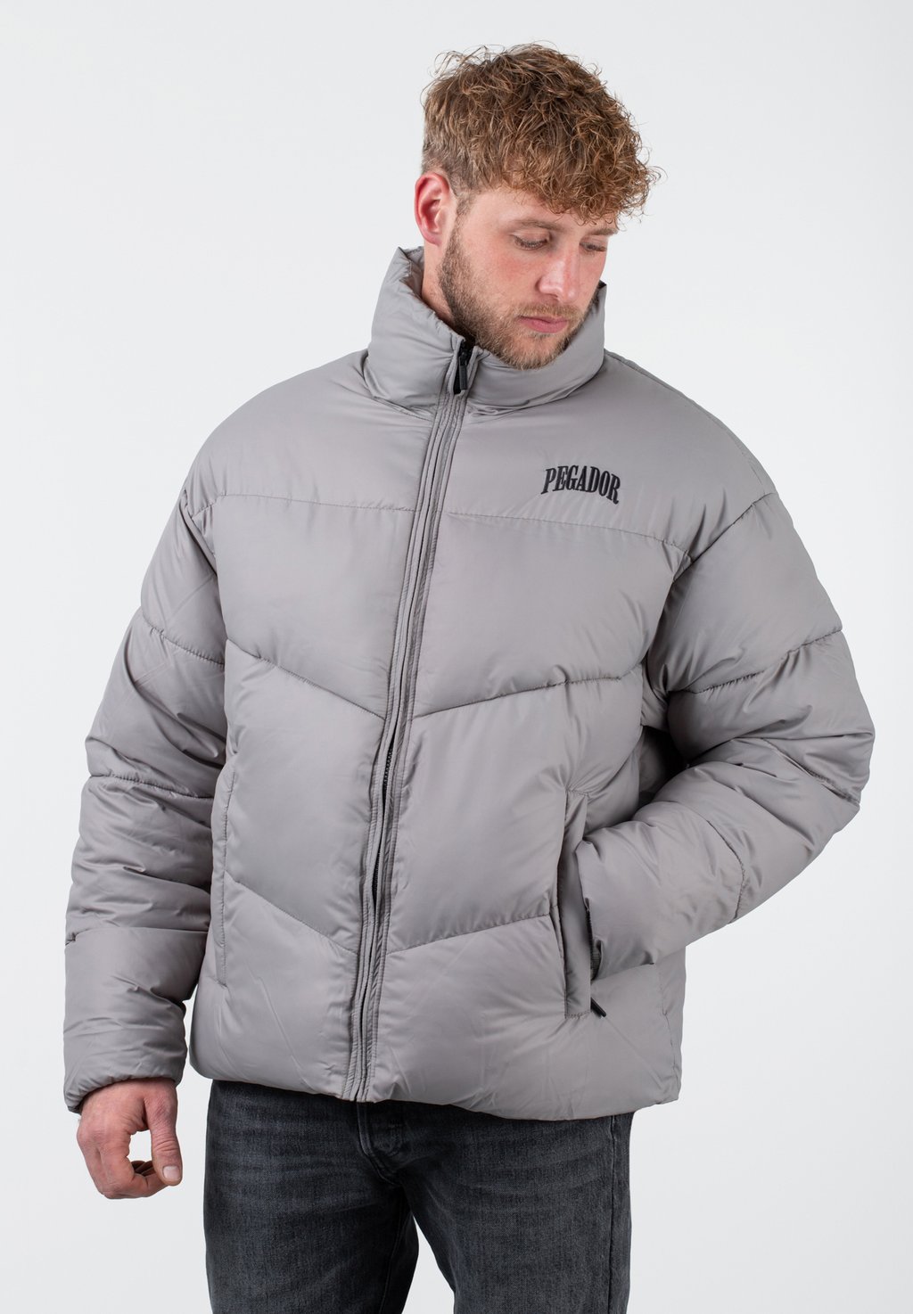 цена Зимняя куртка Pegador
