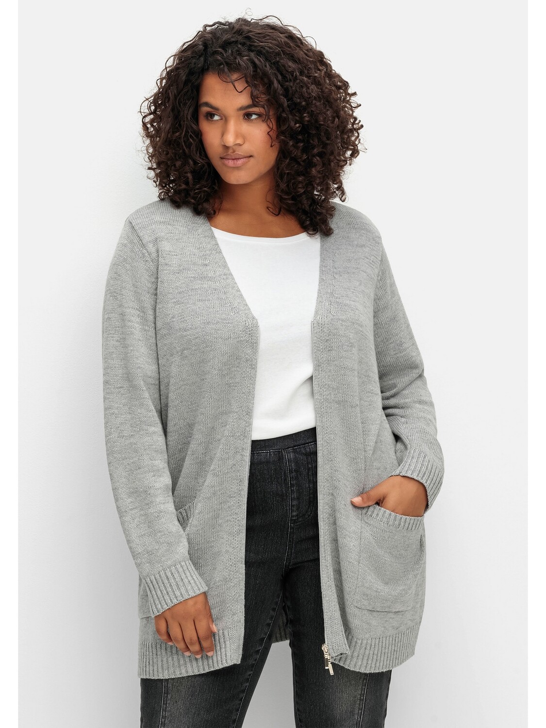 

Кардиган sheego Strickjacke, цвет grau meliert