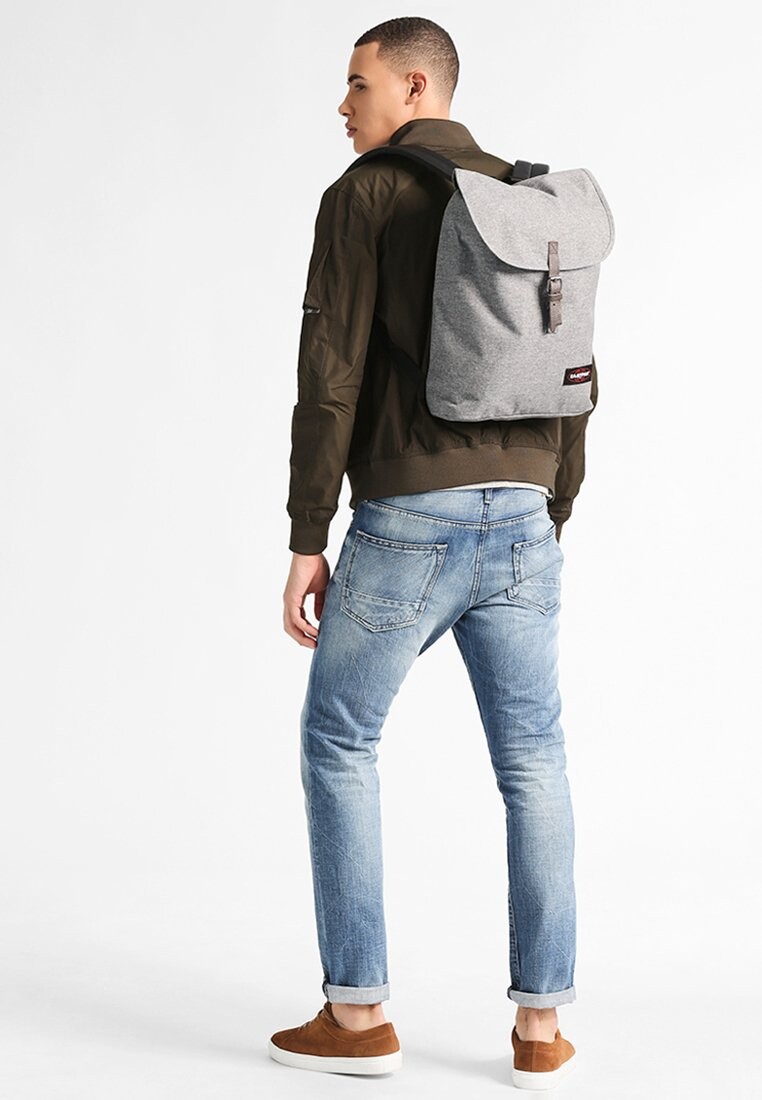 

Рюкзак Eastpak, серый