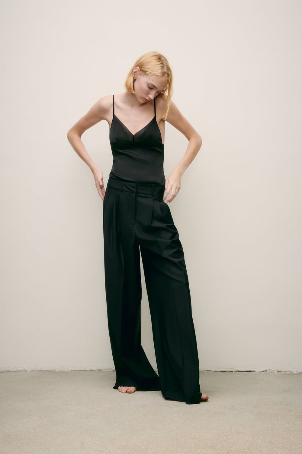 

Сетчатое атласное боди ZARA, черный