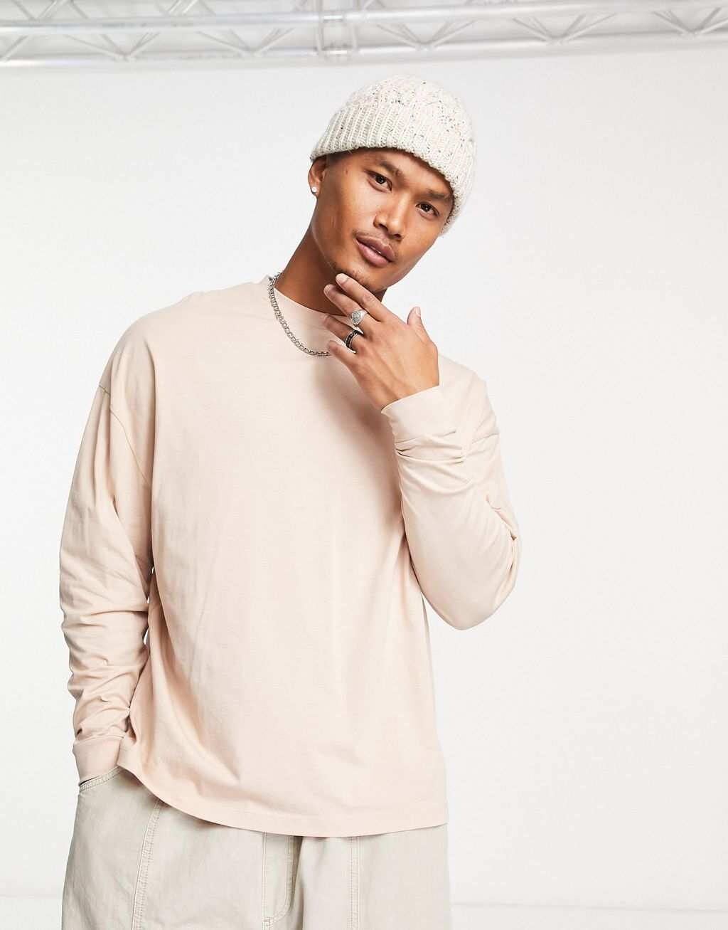 

Бежевая футболка оверсайз с длинными рукавами ASOS DESIGN