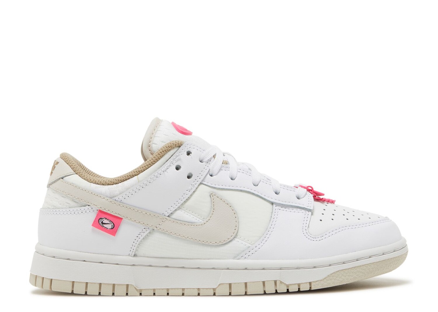 

Кроссовки Nike Wmns Dunk Low 'Pink Bling', белый