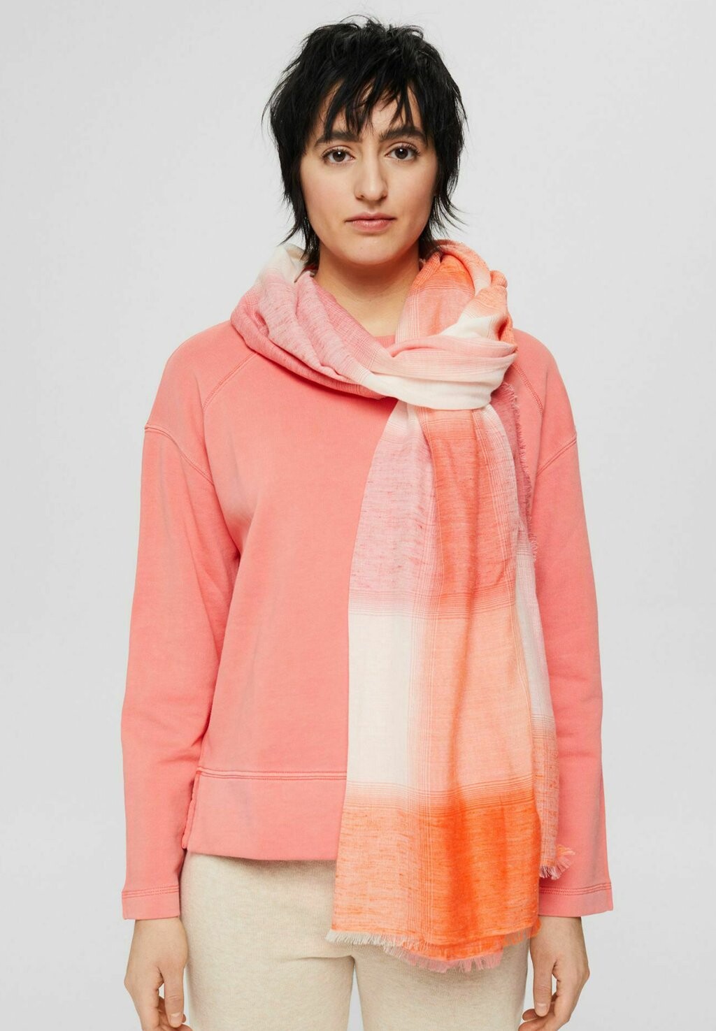 

Шарф Esprit, цвет coral