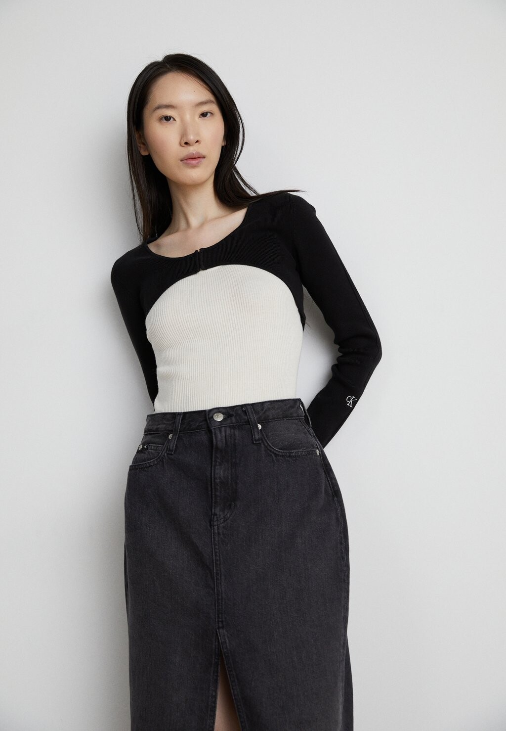 

Кардиган Calvin Klein Jeans КАРДИГАН МИКРО, черный