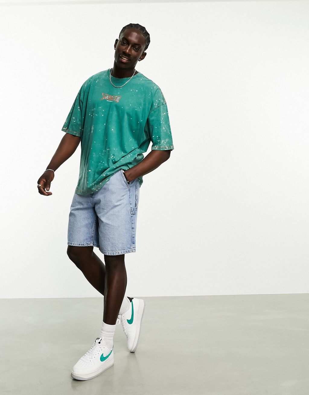

Зеленая футболка оверсайз с принтом на груди ASOS DESIGN, Зеленый
