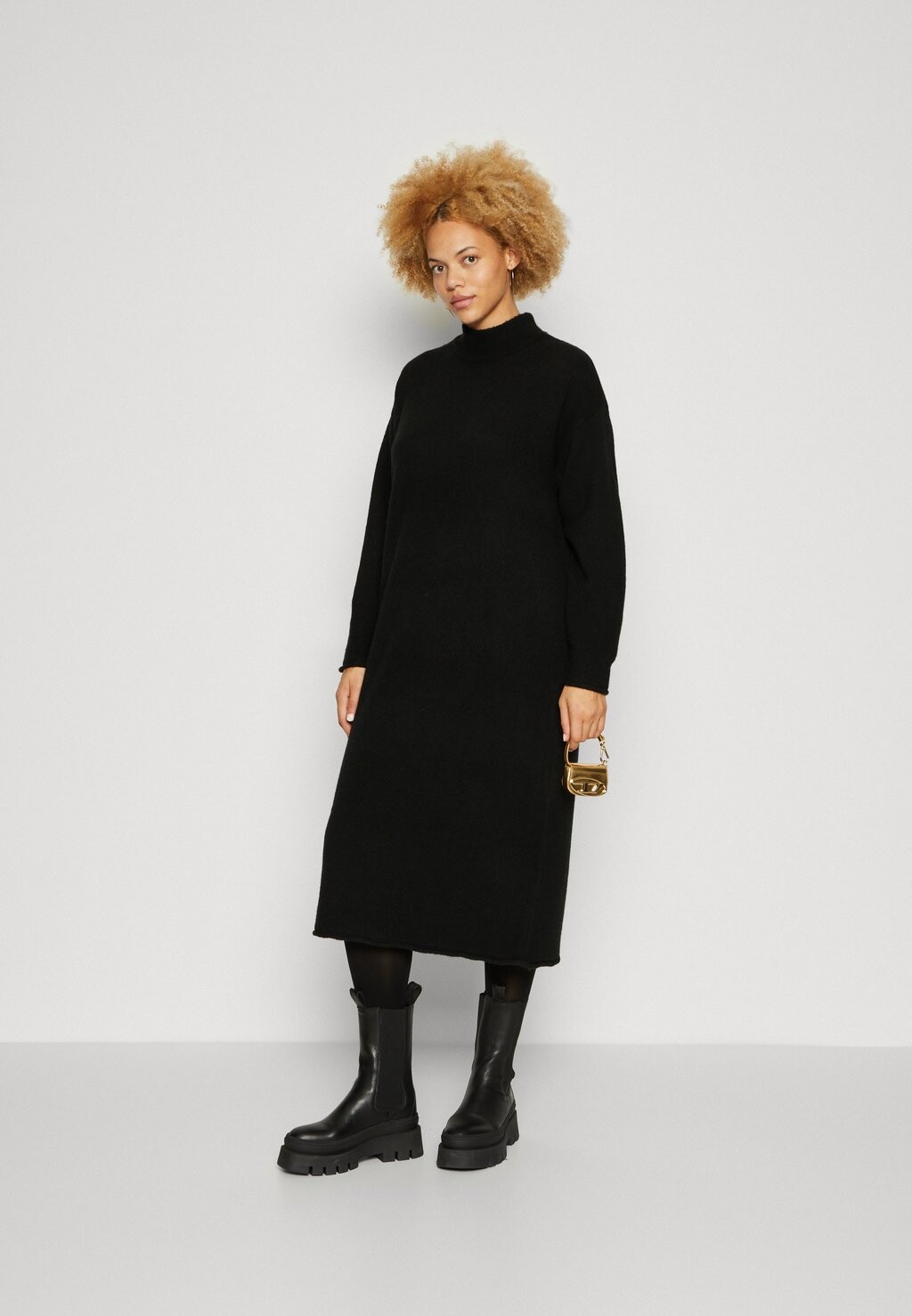 

Платье Vero Moda Curve VMCKADEN HIGHNECK CALF DRESS, черный