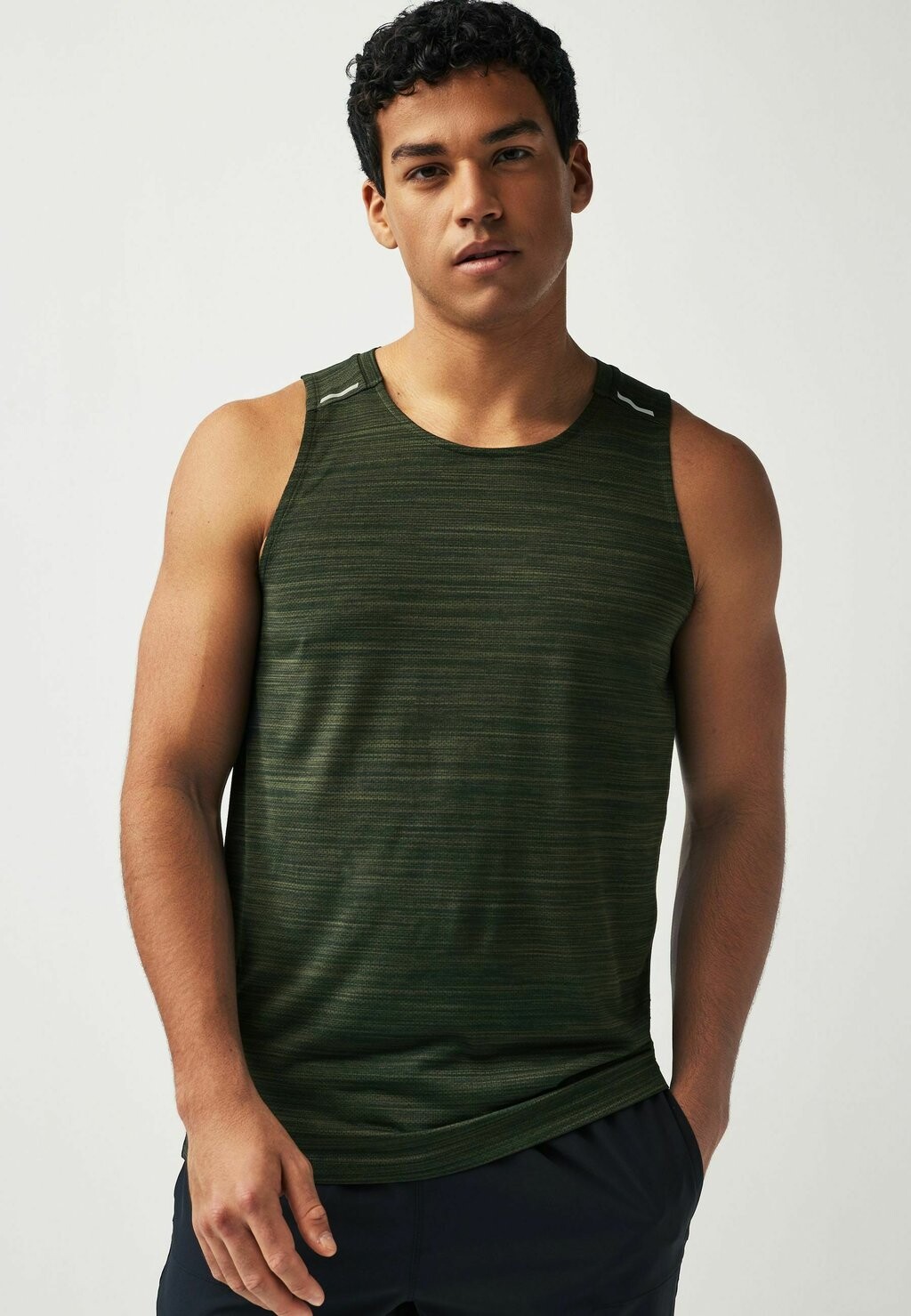 

Топ GYM REGULAR FIT Next, цвет khaki green