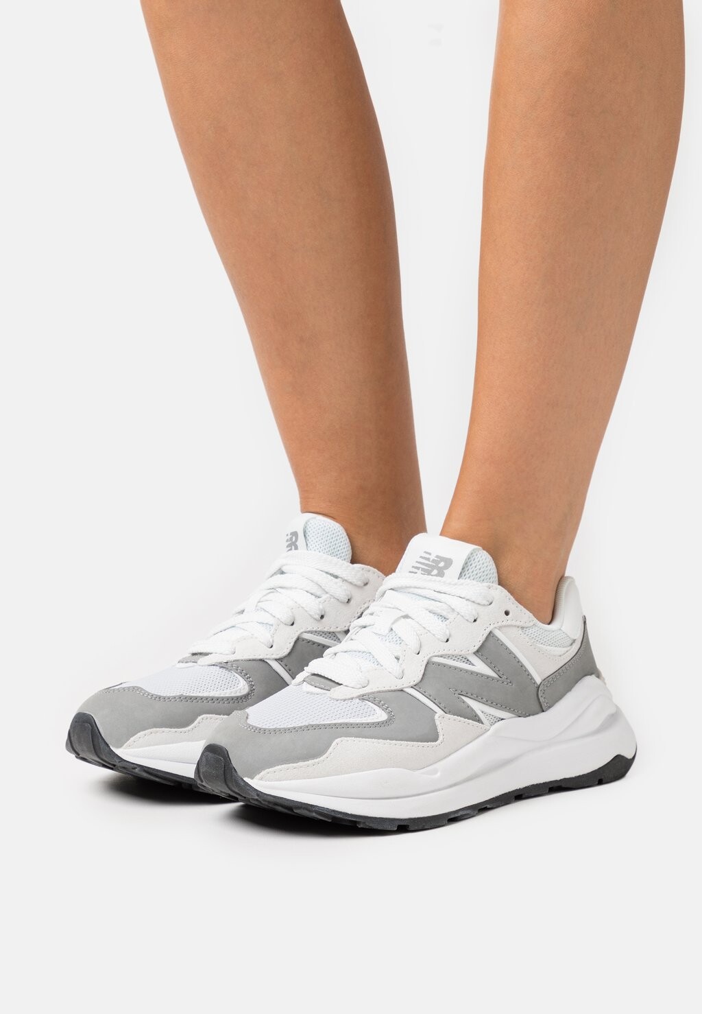 

Кроссовки New Balance W5740, сланцево-серый