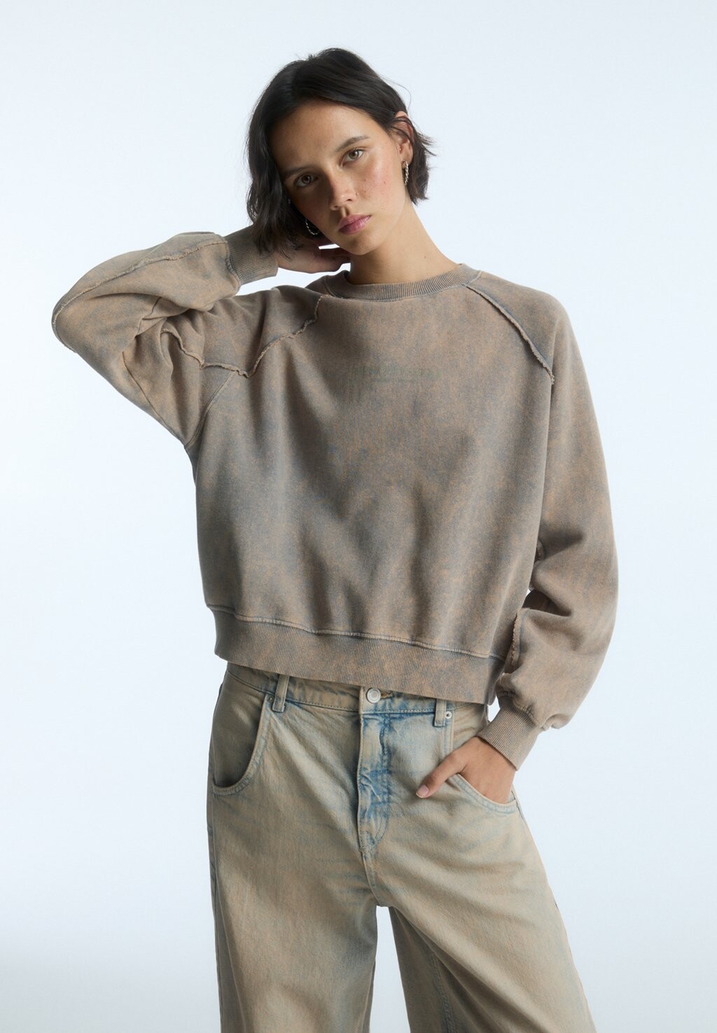 

Толстовка ROUND NECK FADED PULL&BEAR, цвет brown