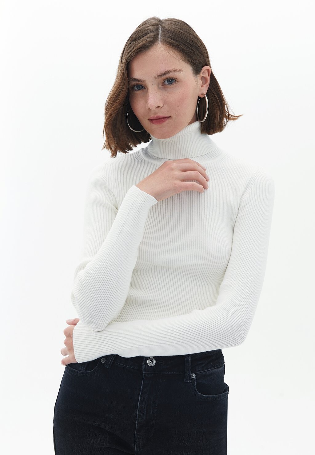 

Свитер OXXO Turtleneck, ледяное молоко, Черный