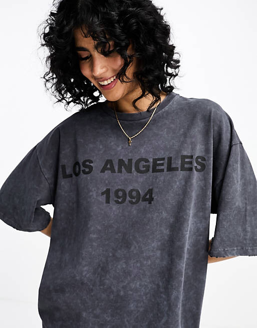 

Серое платье-футболка оверсайз с размытым рисунком ASOS DESIGN