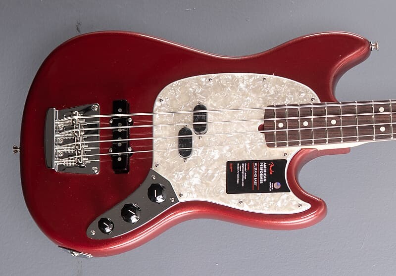

Басс гитара Fender American Performer Mustang Bass - Aubergine