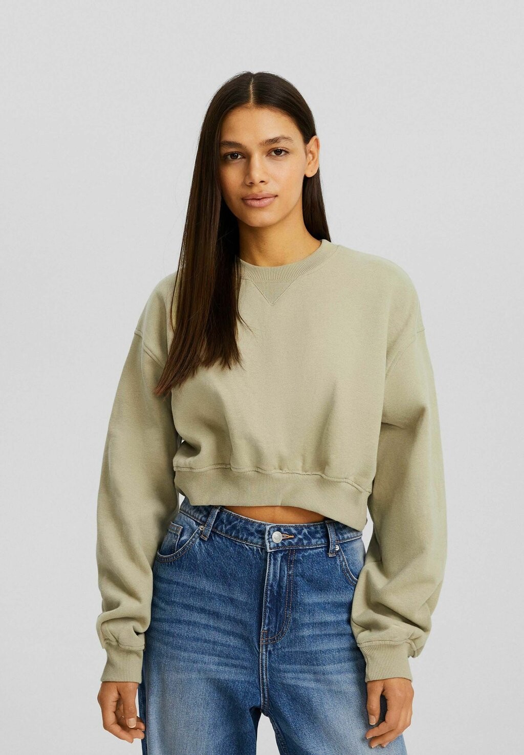 Толстовка CROPPED Bershka, цвет khaki