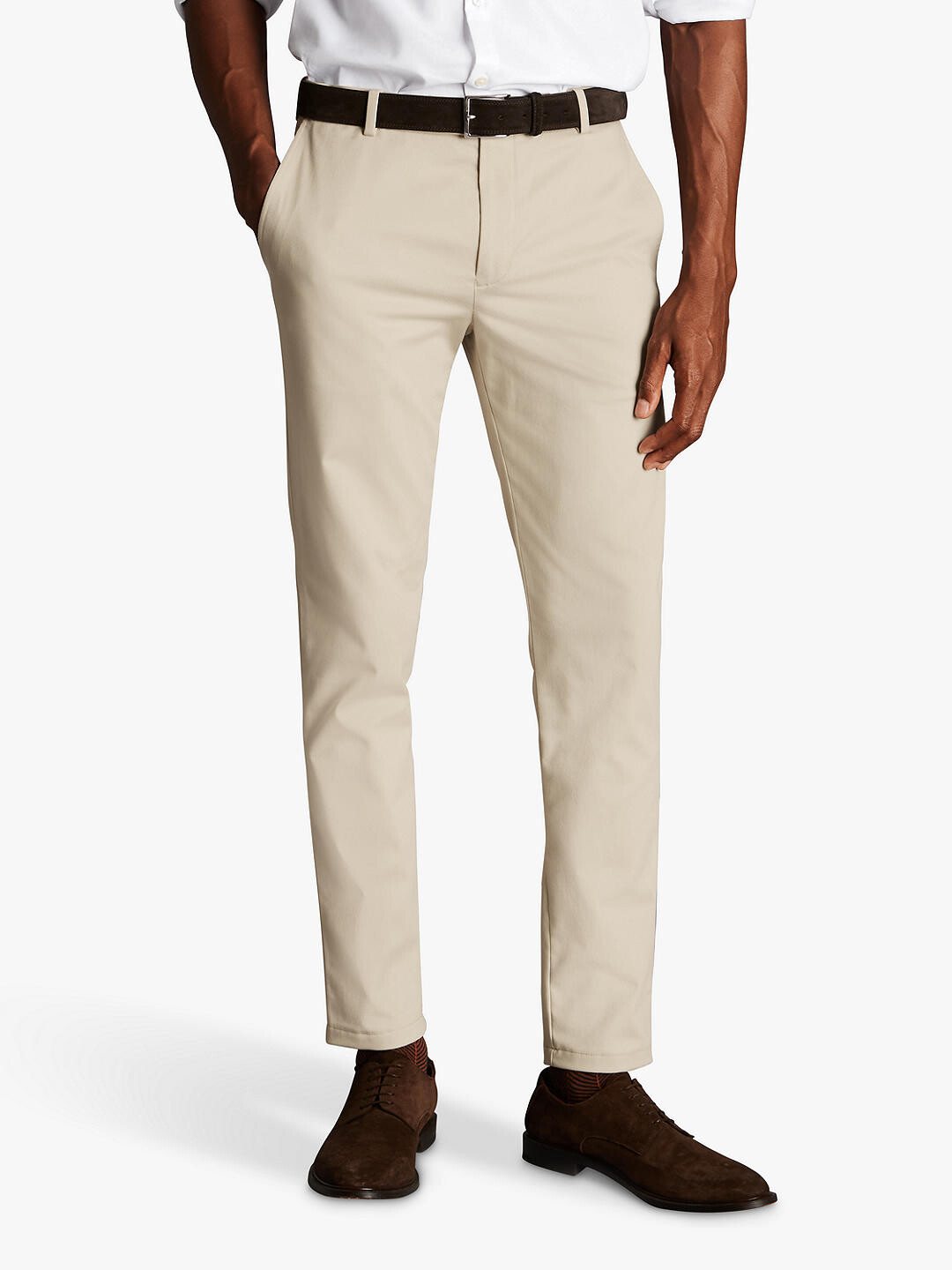 

Charles Tyrwhitt Ultimate Нежелезные брюки чинос приталенного кроя, Камень