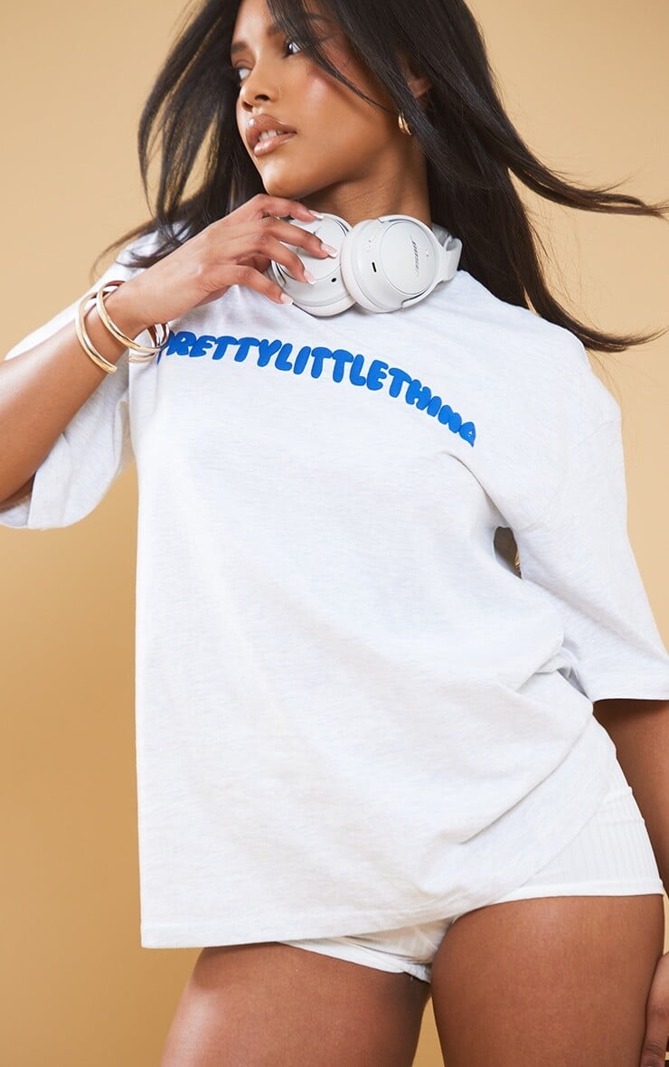 

PrettyLittleThing Серая футболка с пышным принтом, Серый
