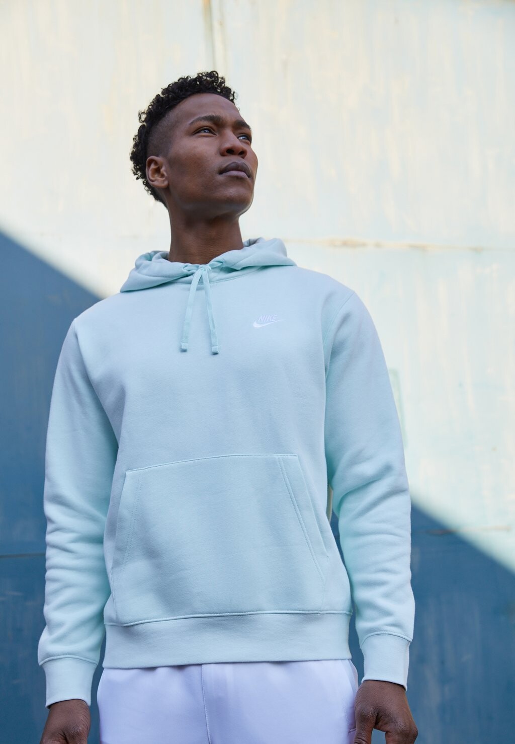 

Толстовка с капюшоном Nike