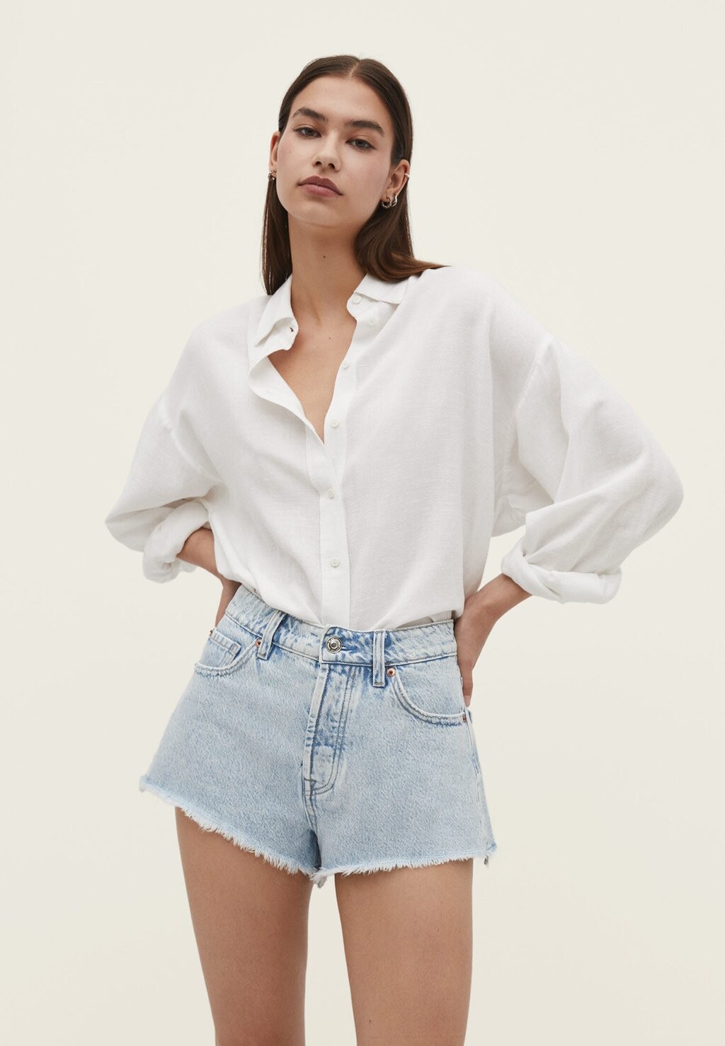 

Джинсовые шорты Stradivarius, синий