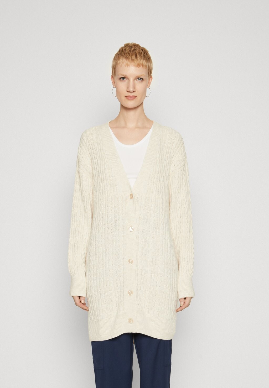 

Кардиган Onlcolt Cable Cardigan ONLY Tall, цвет pumice stone