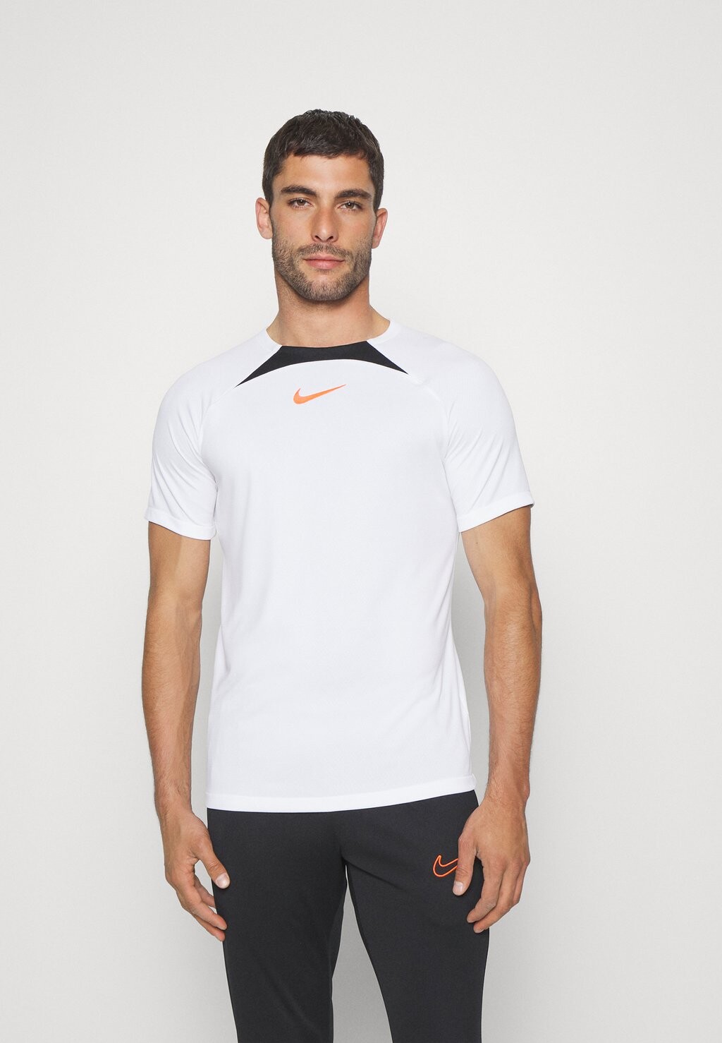 

Футболка Nike