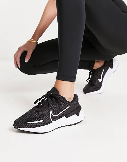 

Черные кроссовки Nike Running Renew Run 4