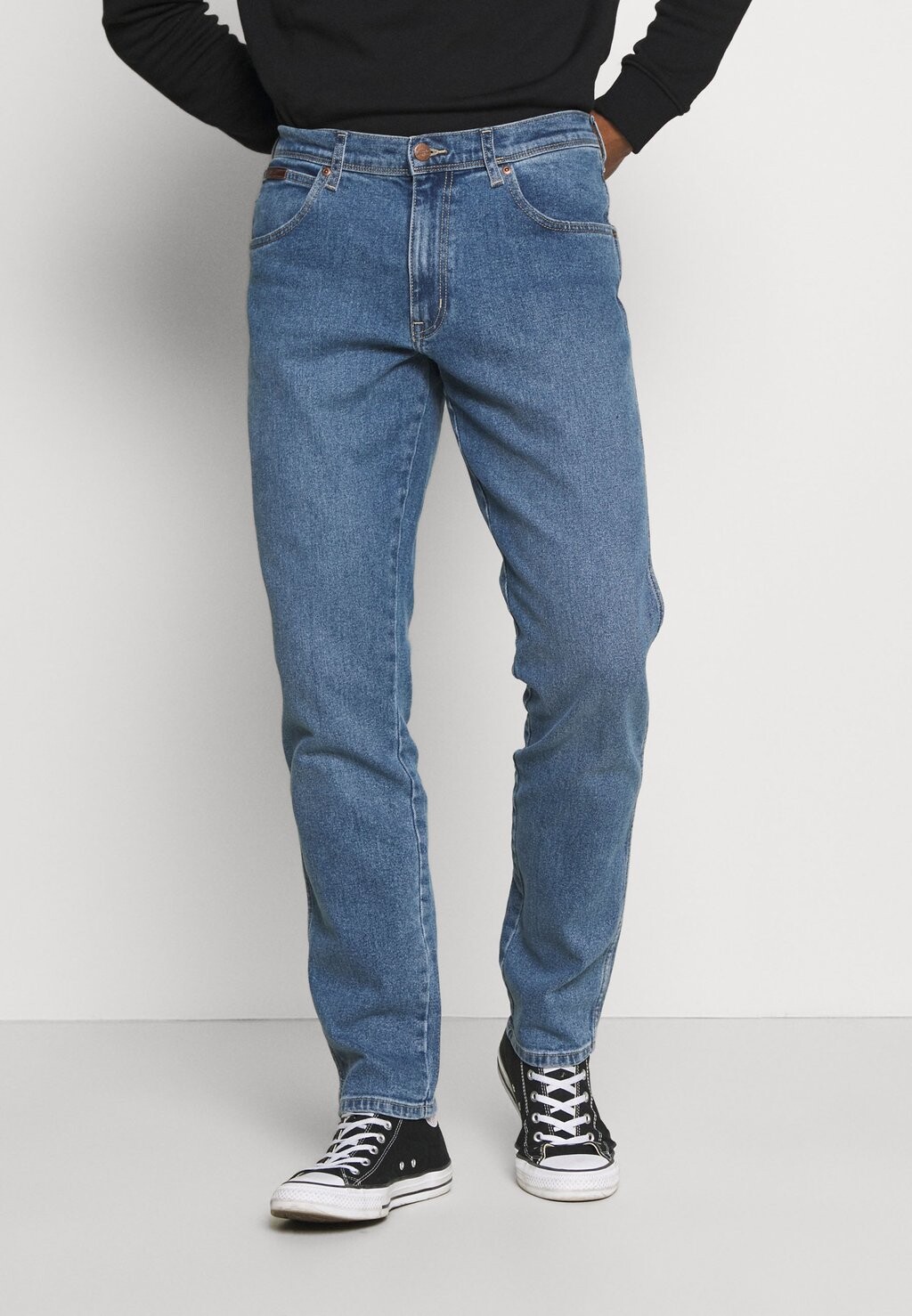 

Зауженные джинсы Wrangler