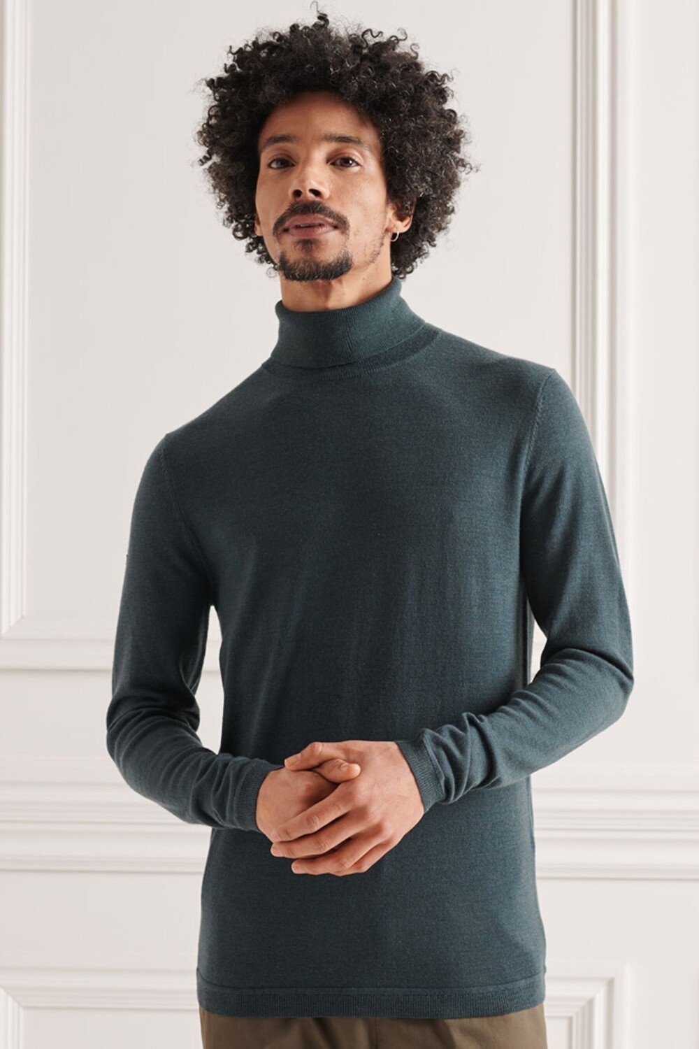 

Водолазка из шерсти мериноса Superdry, зеленый