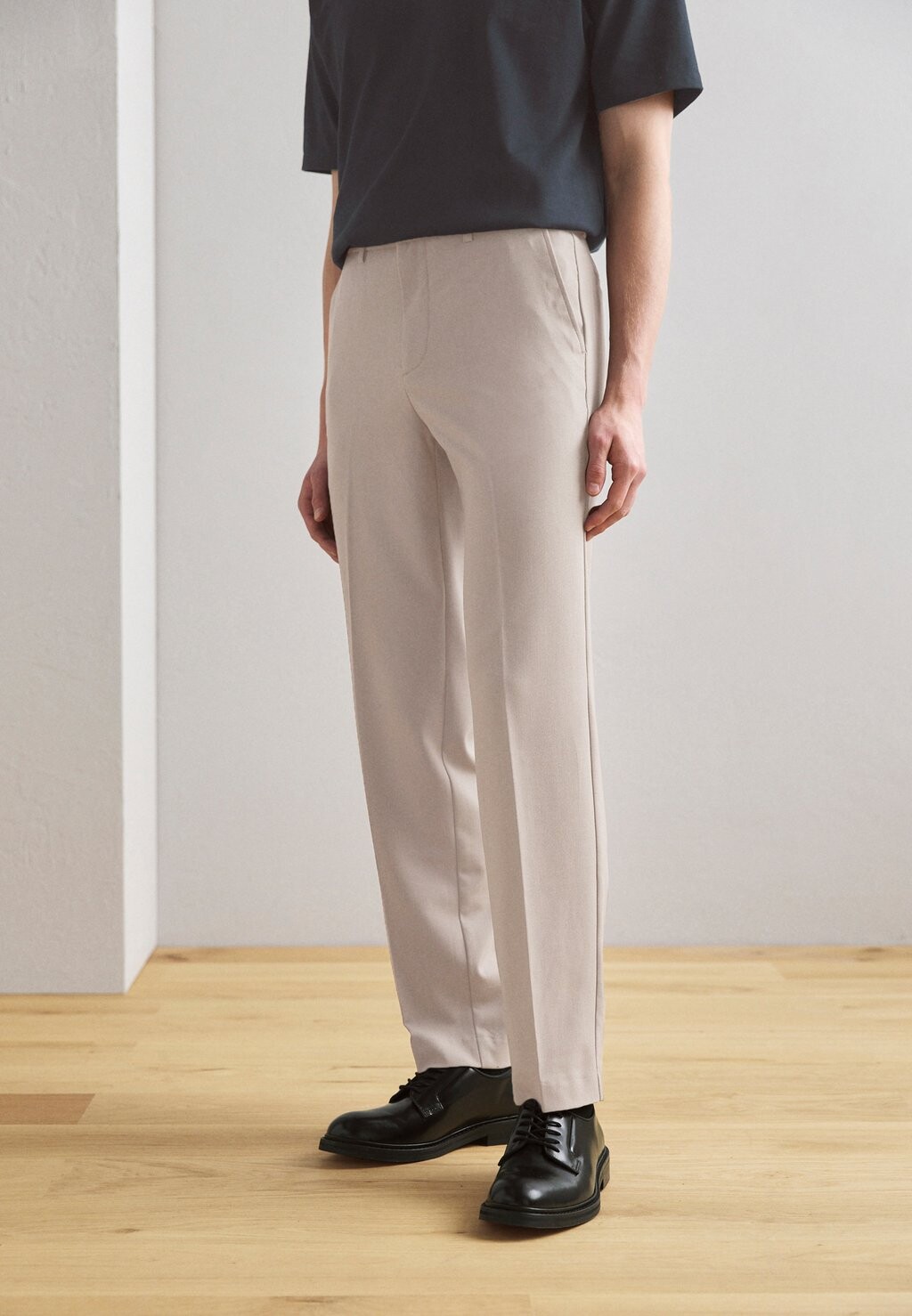 

Элегантные брюки Relaxed Fit Formal Pants Lindbergh, цвет deep sand melange