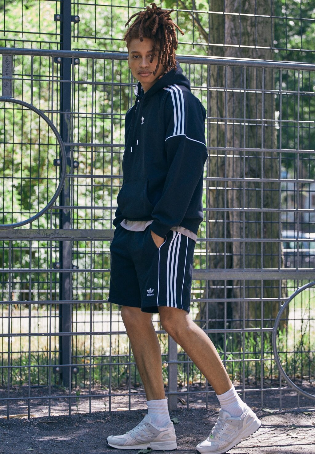 

Шорты adidas Originals, черные