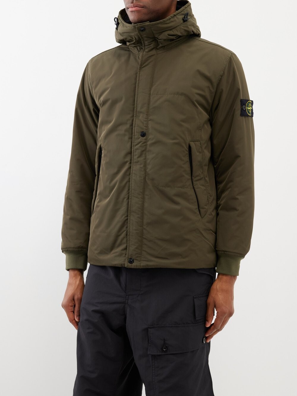

Саржевый пуховик с регулируемым капюшоном Stone Island, зеленый