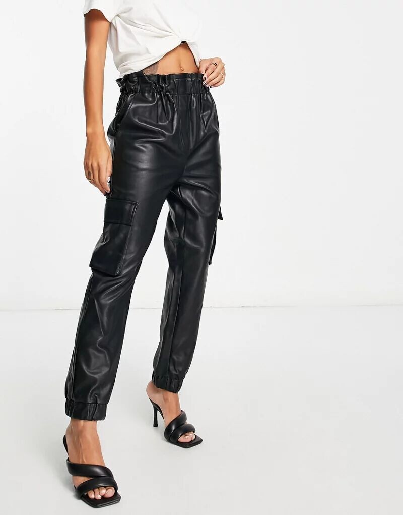 

Черные брюки карго из искусственной кожи Miss Selfridge